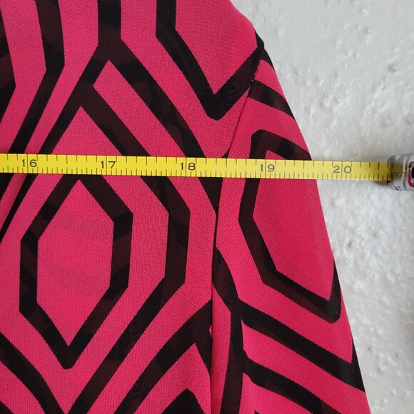 Signature Studio Top - Picture 9 of 9